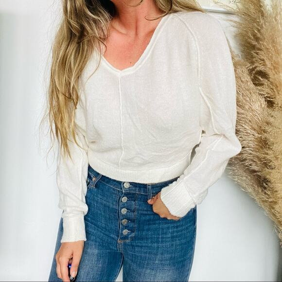 OLIVEACEOUS BOUTIQUE White Cream Crop Cropped VNeck Pullover Dolman Sweater S - Picture 1 of 10